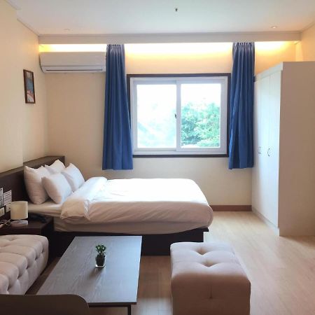 On Hotel Friendship Анхелес Экстерьер фото