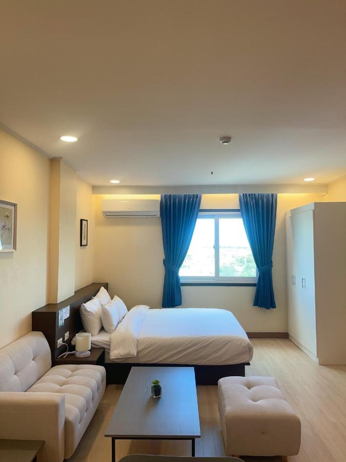 On Hotel Friendship Анхелес Экстерьер фото